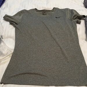 Nike Gray Short Sleeve Women's Tee